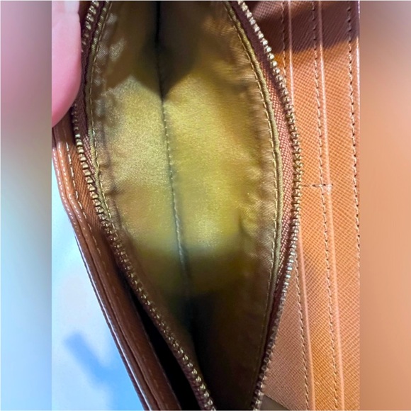 Tory Burch Authentic Wallet - Picture 9 of 9